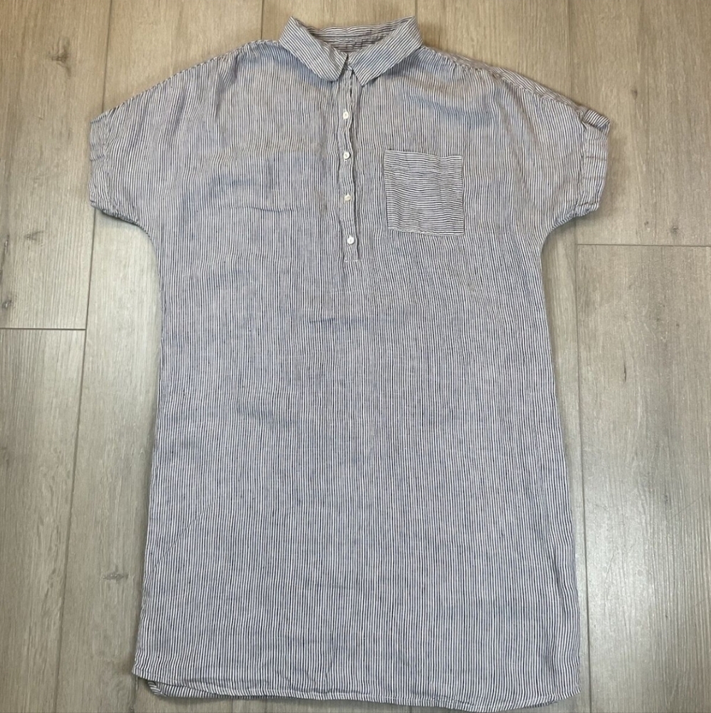Size small Tahari knee length dress. 100% linen